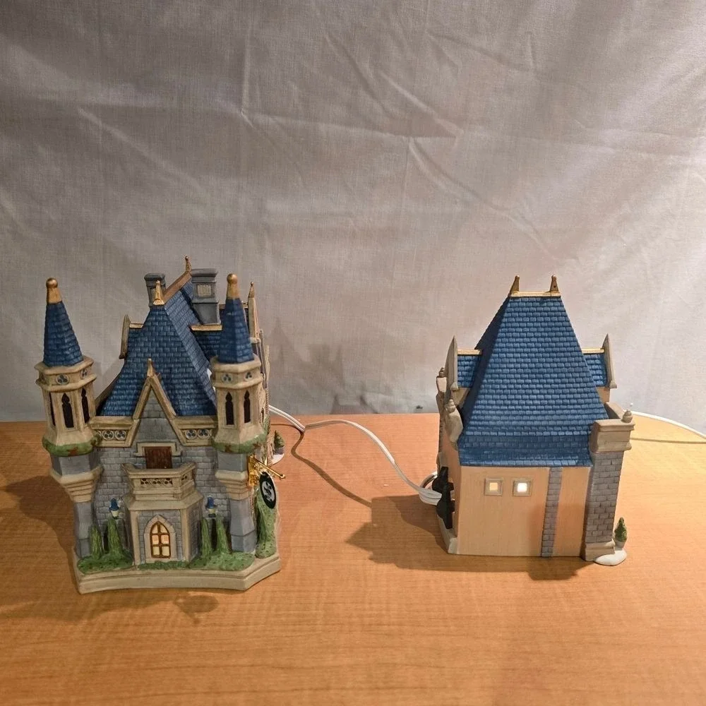 Department 56 Disney MICKEY'S CHRISTMAS‎ CAROL Department 56 Heritage Village